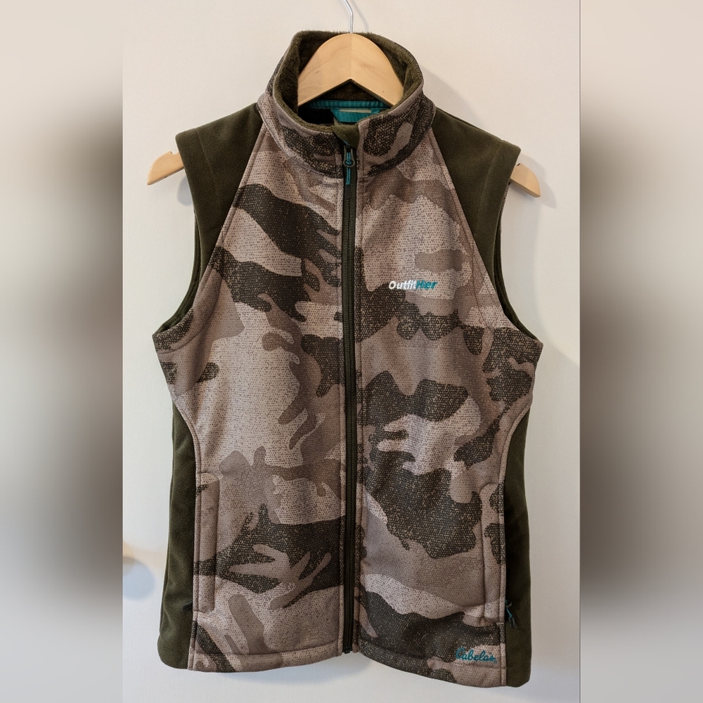 Camo Hunting Vest by Cabela's Outfit Her - Women's Small